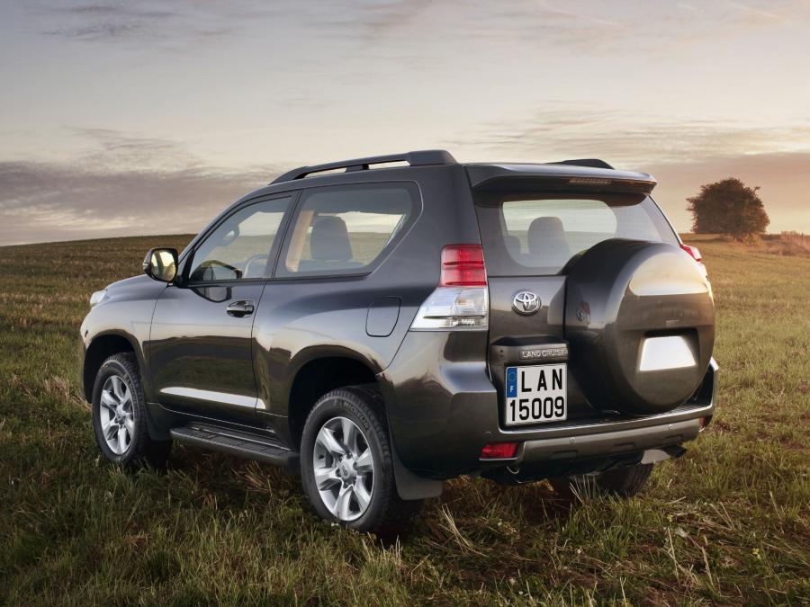  Toyota Land Cruiser Prado 150 3-Door 2009 года  (фото 2 из 6)